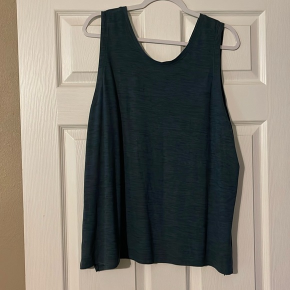 Old Navy Tops - Old Navy Active Tank Low V back with slit side 2XL